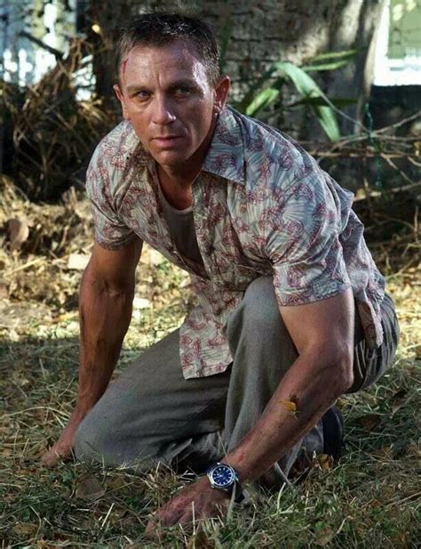 daniel craig casino royale hawaiian shirt - daniel craig latest news.